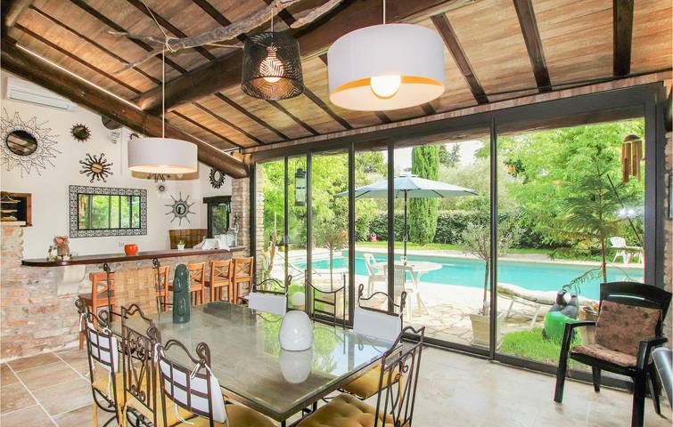 Location de vacances pour 4 personnes, avec terrasse ainsi que jardin et piscine à Carpentras - 4