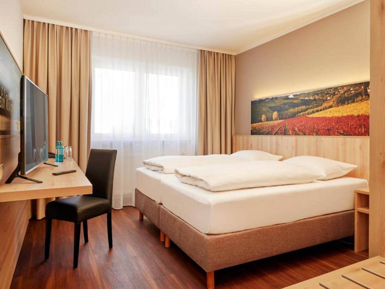 Ganze Wohnung, Sunday Hotel Stuttgart Herrenberg Doppelzimmer in Herrenberg, Nordschwarzwald