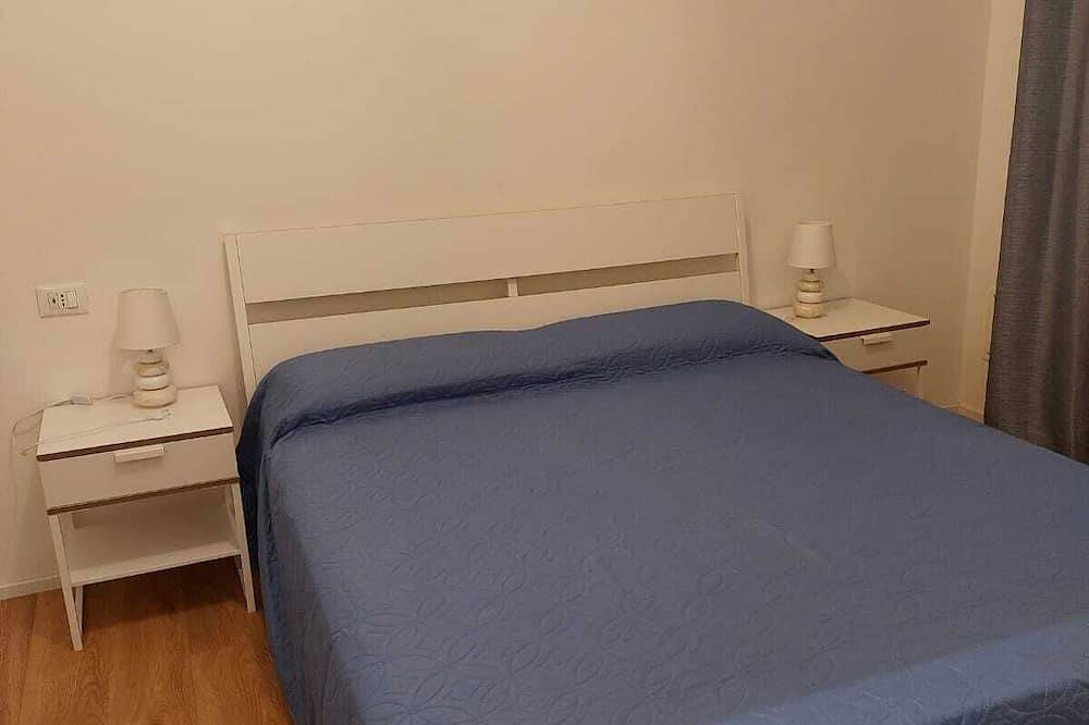 Ganze Wohnung, Cozy apartment 10 minutes from the sea - equipped with parking space in Piazza (Deiva Marina), Deiva Marina
