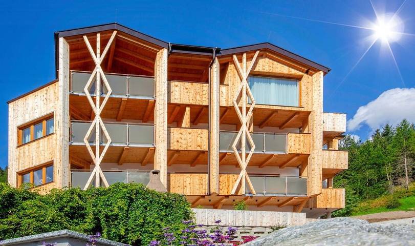 Appart’hôtel pour 2 personnes, avec Balcon et Terrasse ainsi que Jardin et Sauna à Nauders