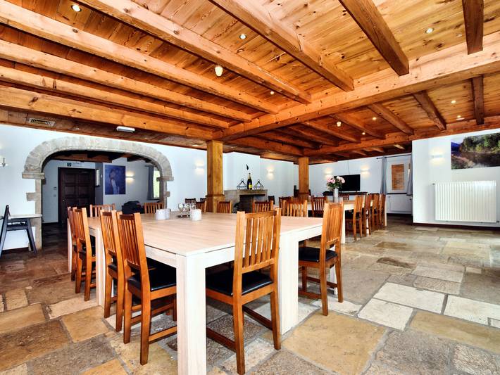 Location de vacances pour 28 personnes, avec Terrasse ainsi que Jardin et Sauna dans Petit-Han - 3