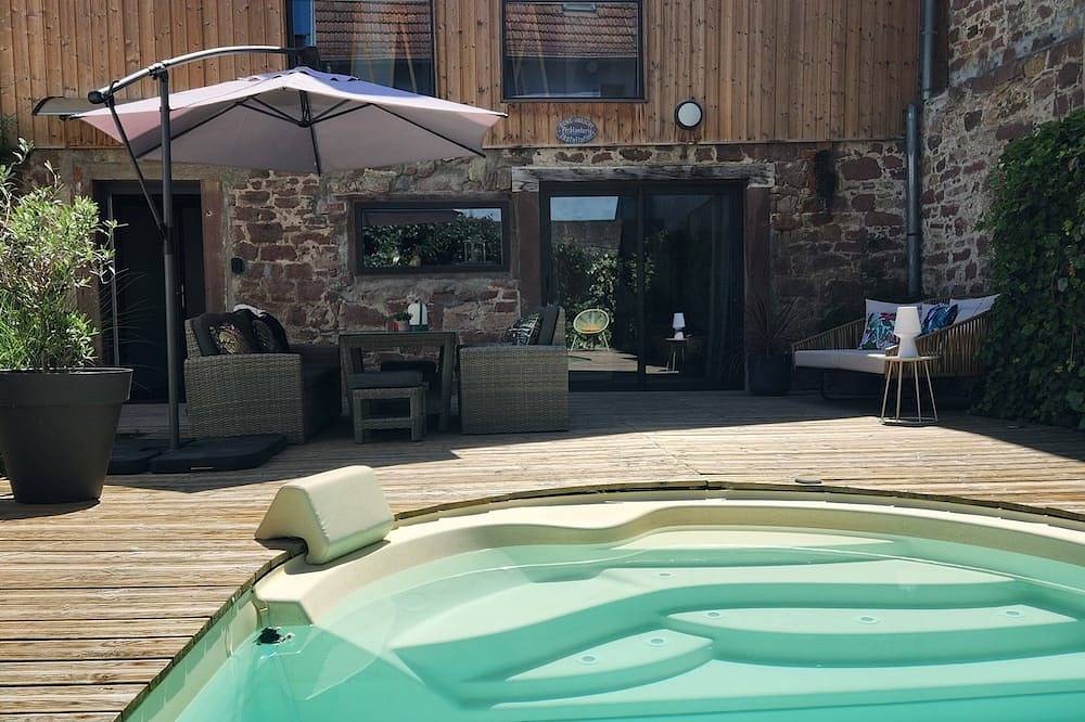 Elégant gîte classé 3 étoiles*** avec piscine privée au cœur du vignoble in Beblenheim, Région de Ribeauvillé