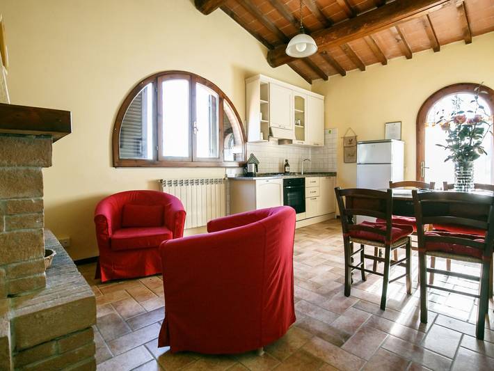 Agriturismo per 2 persone, con giardino e piscina a Montespertoli