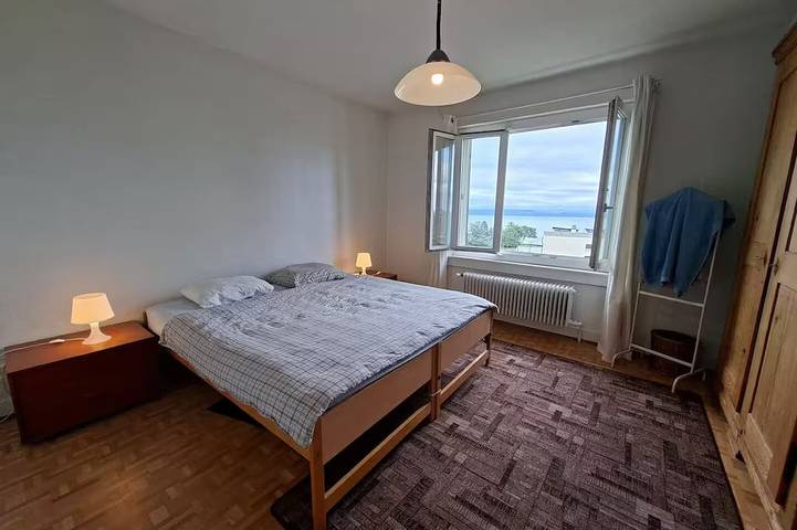 Ganze Wohnung, Bright 4-bedroom with Lake and Alpine Views in Neuchâtel, Lake Neuchâtel