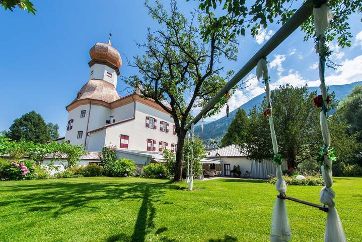 Hotel für 5 Personen, mit Balkon und Terrasse sowie Garten und Ausblick in Vomp