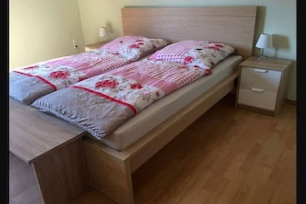 Appartement entier, Rivaner vacation apartment with balcony in Temmels, Arrondissement de Trèves-Sarrebourg