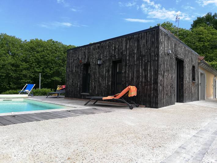 Gîte pour 5 personnes, avec jardin ainsi que piscine et terrasse