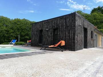 Gîte pour 5 personnes, avec terrasse ainsi que jardin et piscine à Sarlat-la-Canéda