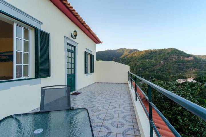 Apartamento de férias para 4 pessoas, com terraço e jardim em Machico