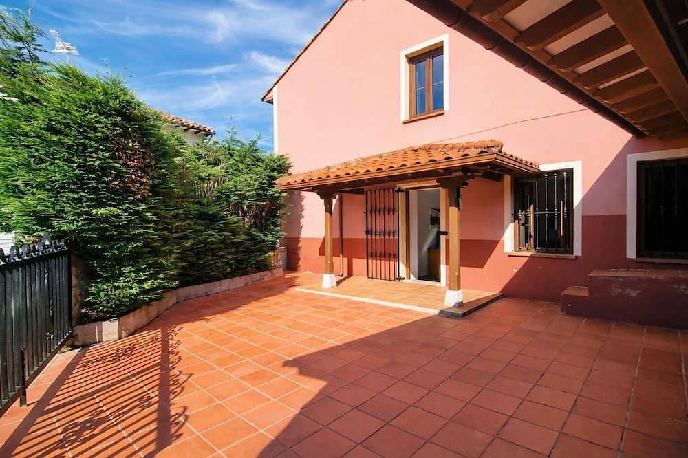 Llanes Casa con Terraza y Barbacoa – La Jorcada in Porrúa, Llanes