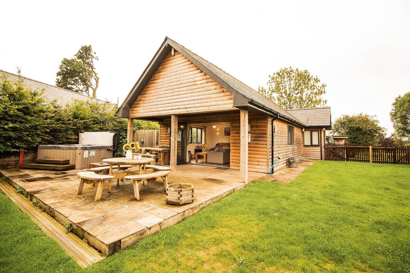 Cottage für 6 Personen mit Whirlpool in Powys