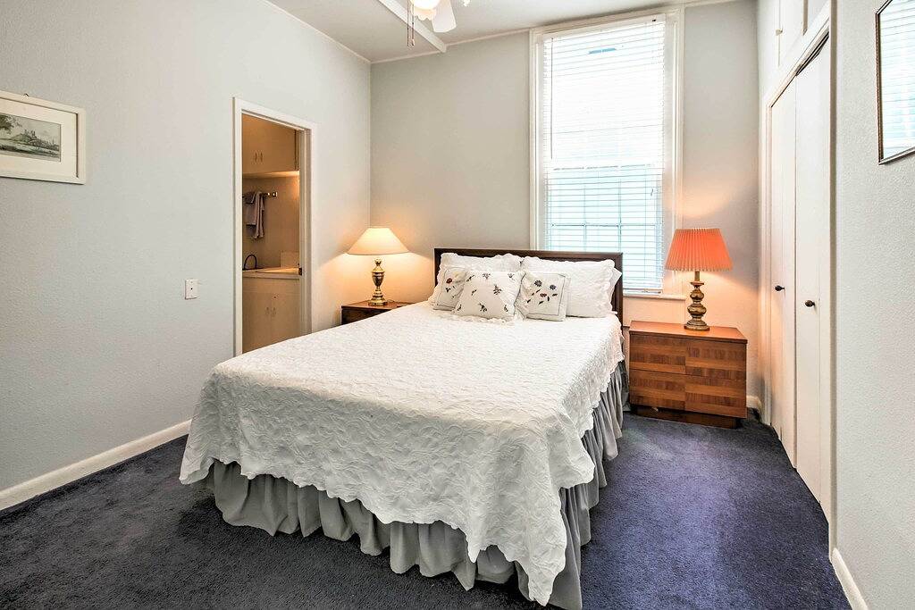 Ganze Wohnung, Galveston 'Bishop's Bungalow' 6 Blocks zum Strand! in Galveston Island, Galveston