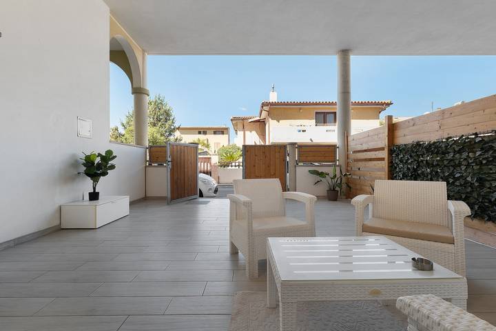 Hel lägenhet, Apartment 'Casa Dell'Oleandro' with Private Terrace, Wi-Fi and Air Conditioning in Olbia, Costa Smeralda