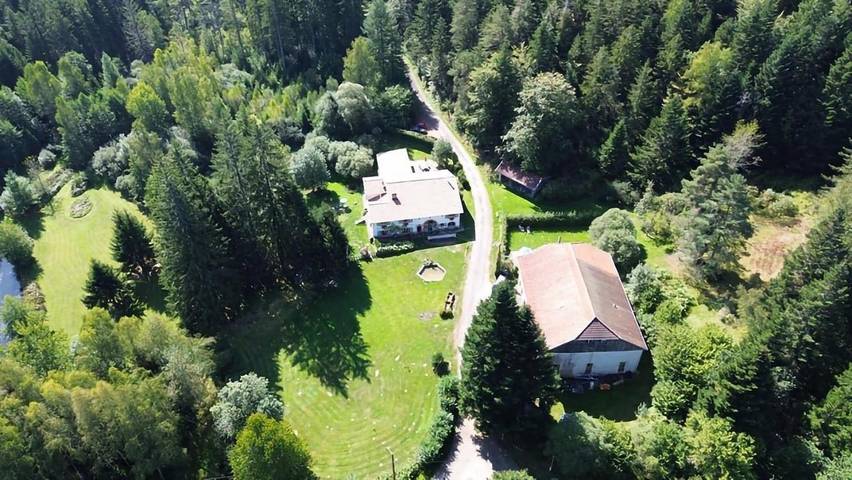 Gîte pour 15 personnes, avec jardin et jacuzzi