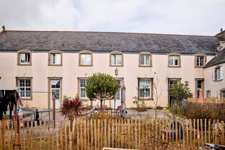 Gîte pour 4 personnes, avec vue et jardin, animaux acceptés à Cléden-Cap-Sizun