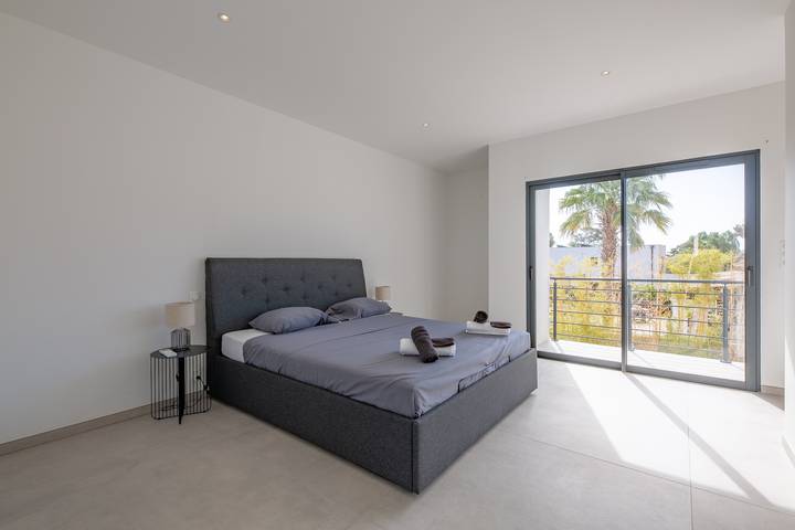 Villa pour 8 personnes, avec jardin ainsi que piscine et terrasse dans Saint-Aygulf - 4