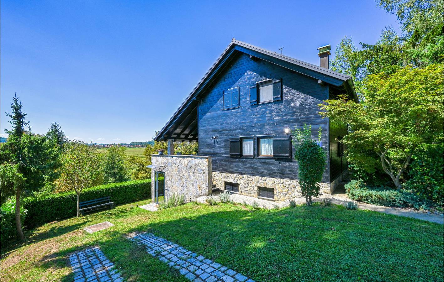 Charmante 2-Zimmer-Wohnung mit Pool und WLAN, 100 m vom Fluss Korana entfernt in Karlovac, Karlovac und Umgebung