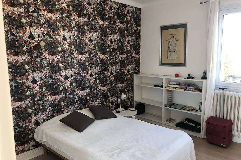 Appartement entier, Mon Belvédère, bel appartement en attique, 6 nuitées minimum pendant le festival in Avignon, Vaucluse