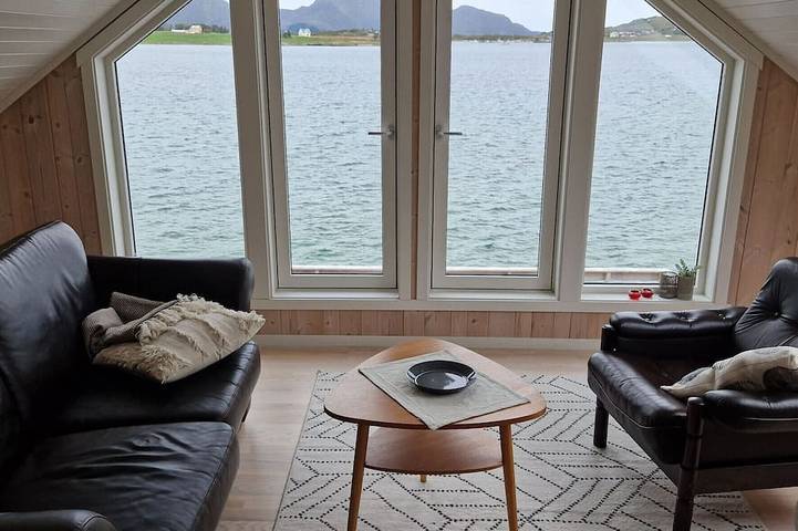 Blockhütte für 6 Personen, mit Balkon und Sauna auf den Lofoten