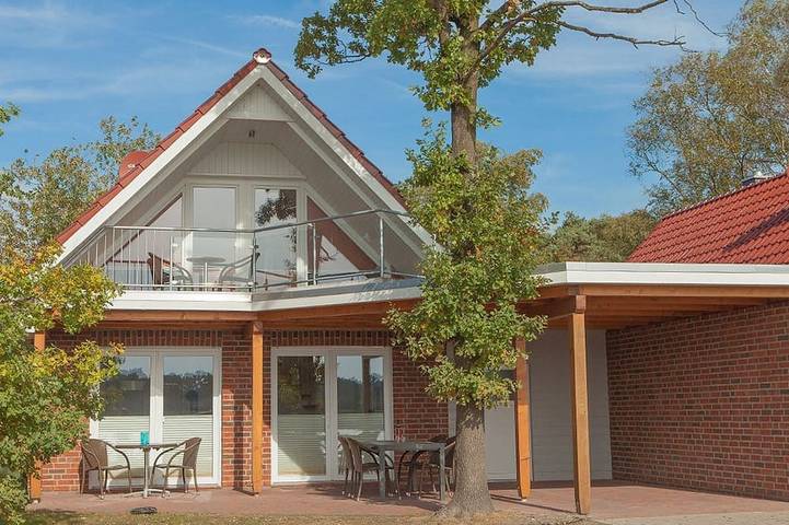 Ferienhaus für 6 Personen, mit Balkon und Garten
