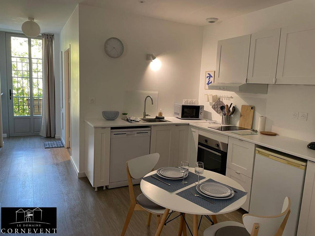 Appartement entier, Appartement scandinave élégant, Domaine Cornevent Lyon, parc & piscine in Vernaison, Lyon et ses environs