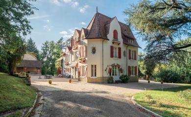 Cottage pour 15 personnes, avec terrasse et piscine dans Saint-Gence
