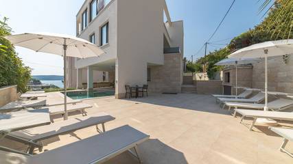 Villa for 14 People in Trogir, Ciovo, Photo 1