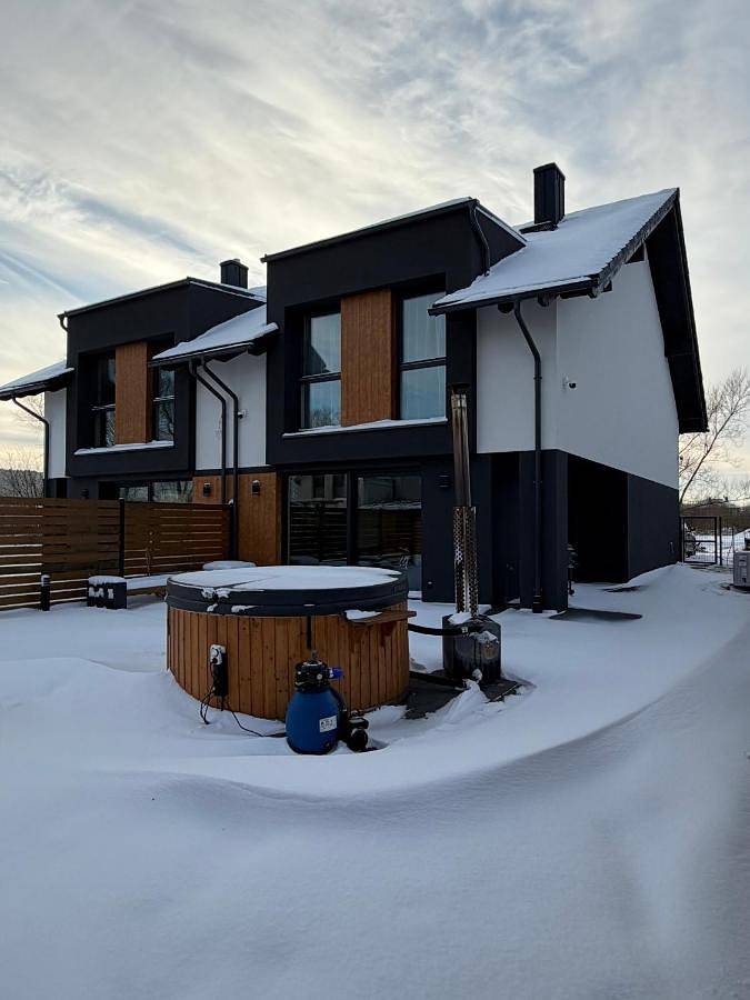 Villa für 8 Personen, mit Ausblick und Sauna sowie Garten - 1