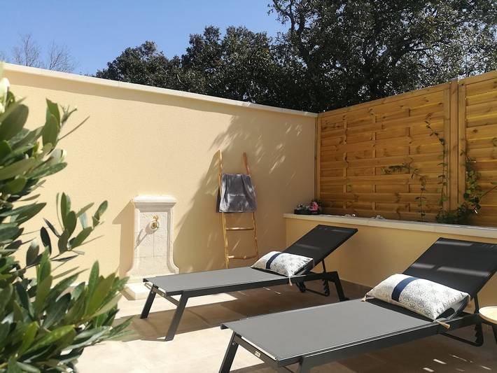 Gîte pour 2 personnes, avec terrasse à Châteauneuf-de-Gadagne - 2