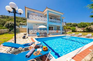 Villa pour 8 personnes, avec jardin et vue sur l’océan dans Skala