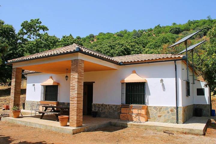 Casa de vacaciones para 6 personas, con piscina y jardín además de vistas y terraza, Se admiten mascotas en Valle del Genal - 2