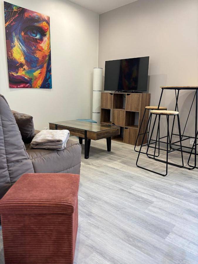 Appartement entier, Appartement avec chambre in Volvic, Parc naturel régional des Volcans d'Auvergne