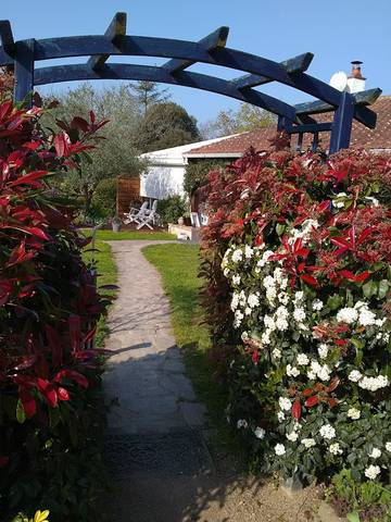 Gîte pour 4 personnes, avec terrasse ainsi que vue sur le lac et jardin à Talmont-Saint-Hilaire
