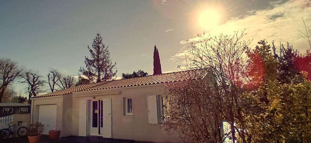 Gîte pour 6 personnes, avec terrasse et jardin