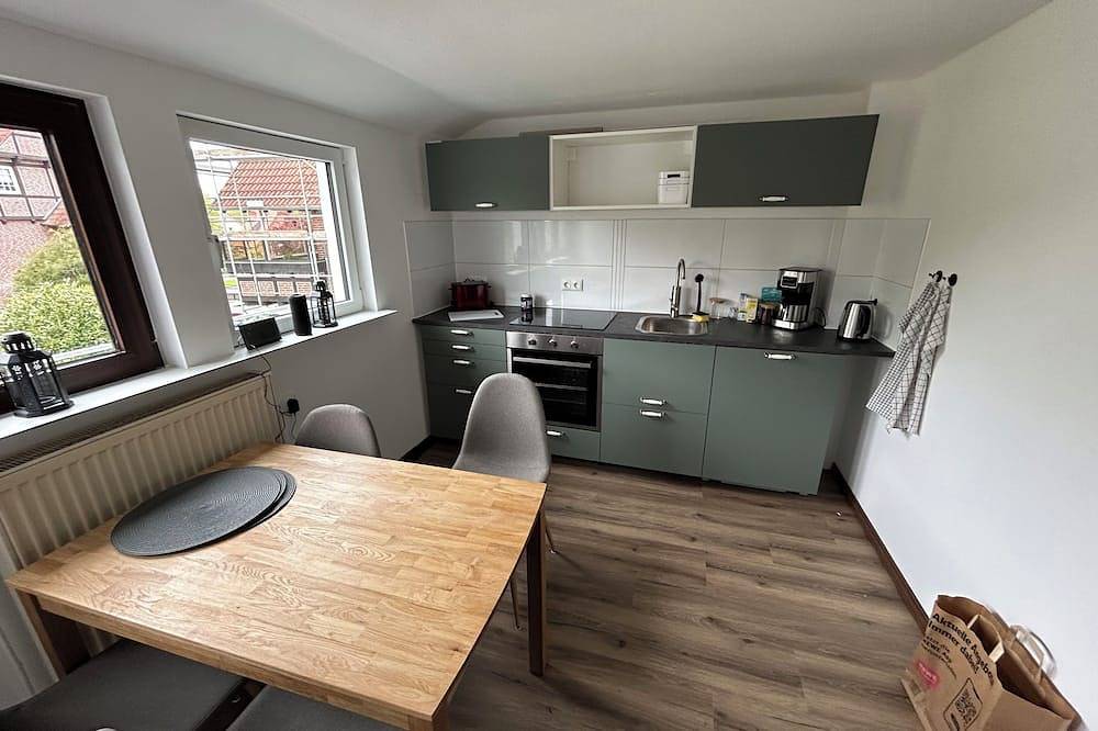 Ganze Wohnung, Schöne sanierte Wohnung mit Balkon in Elsfleth, Wesermarsch