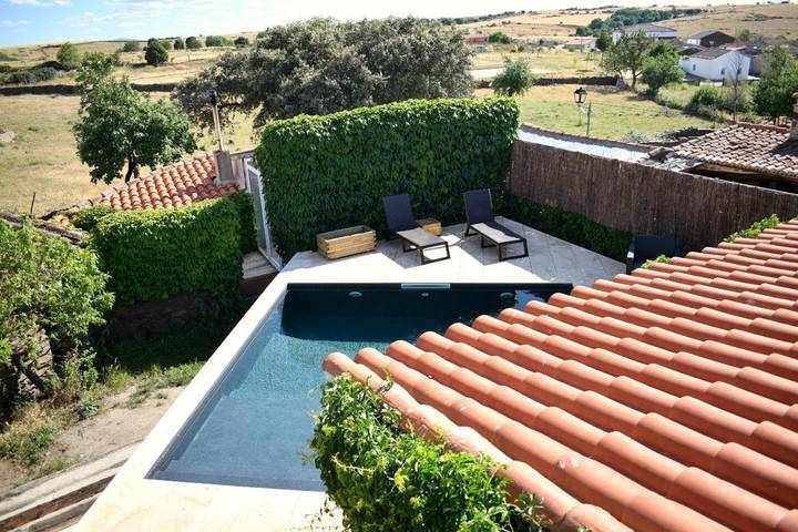 Chalet para 16 personas, con piscina además de jardín y jacuzzi en Provincia de Salamanca - 2