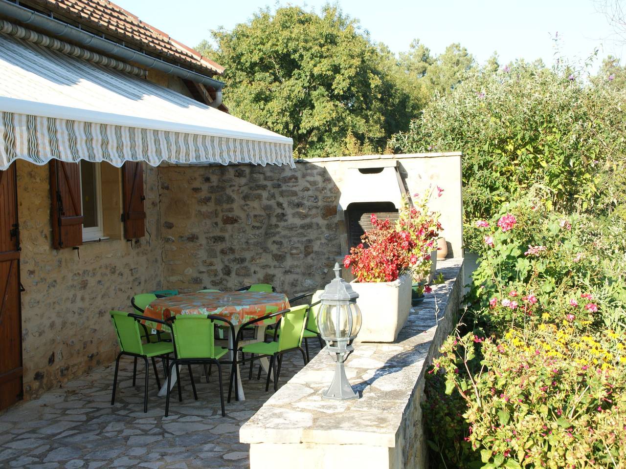 Maison de vacances avec piscine et jardin clos in Besse, Périgord Noir