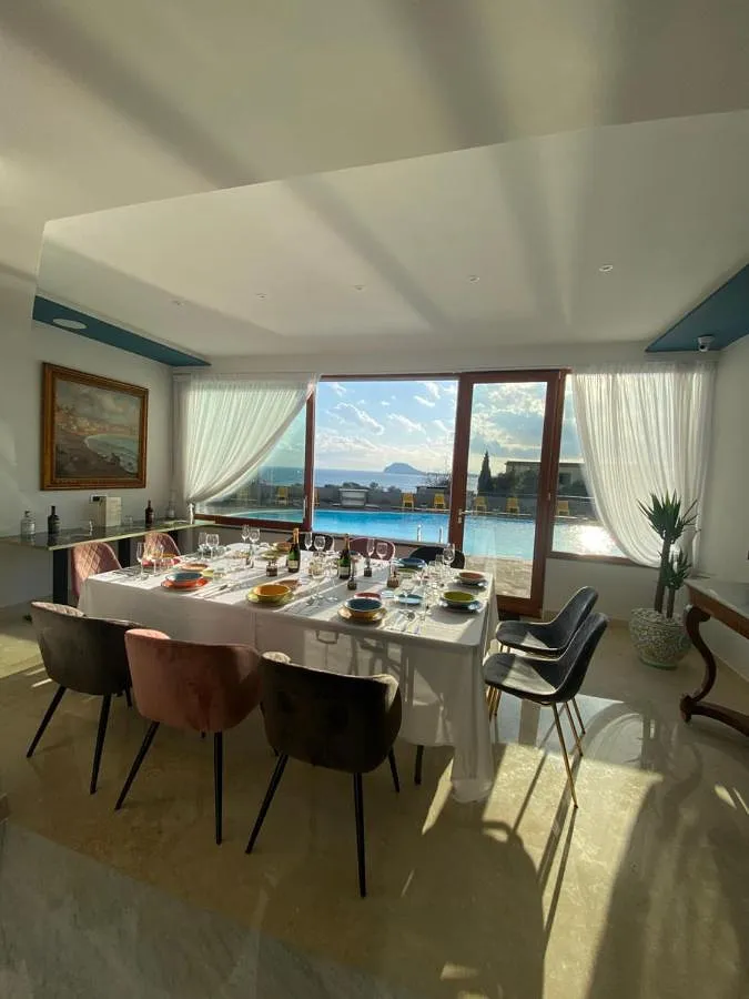 Chambre d’hôte pour 3 personnes, avec jardin ainsi que vue et piscine, animaux acceptés - 1