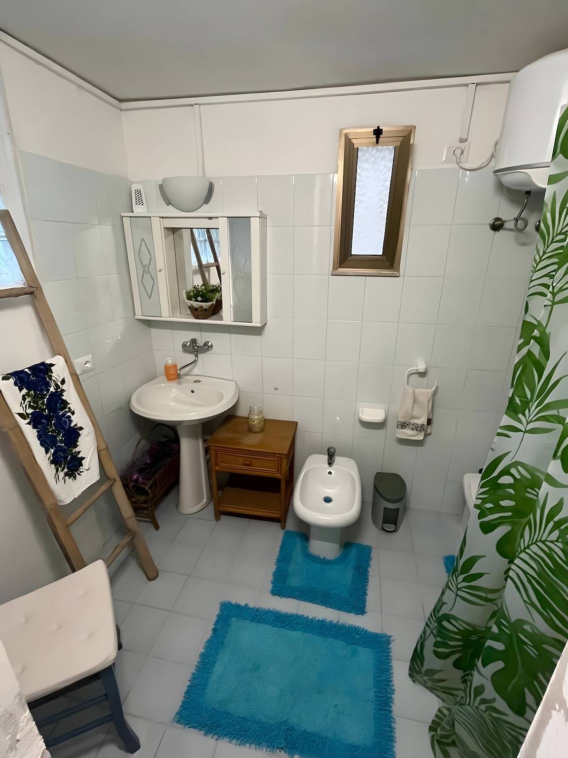 Guest House 'La Colonnina' with Shared Garden, Wi-Fi and Air Conditioning in Minturno, Latina Province