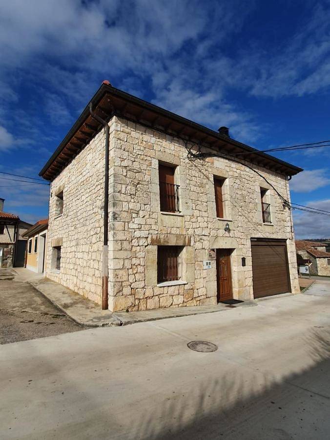 Casa de vacaciones para 13 personas, con jacuzzi y balcón en Provincia de Burgos