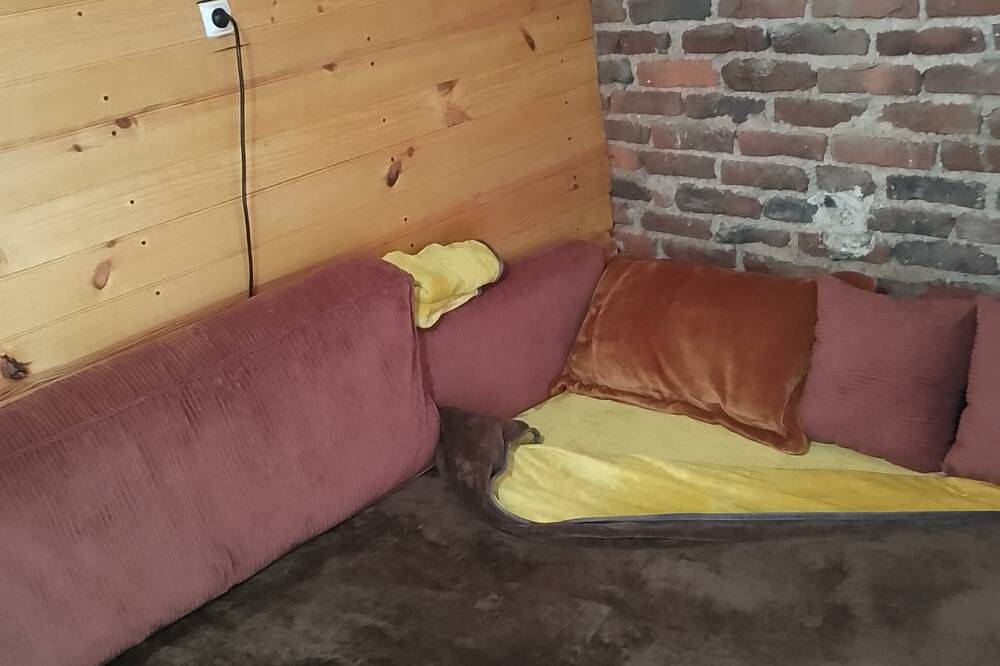 Cosy cottage with grounds, ideal for hikers, pilgrims, couples and teenagers. in Cransac, Aveyron (desambiguación)