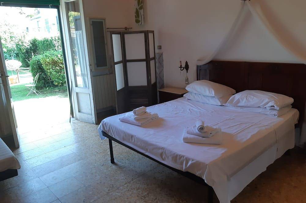 Villa Ricordi-Casa Turandot in Torre del Lago Puccini, Viareggio