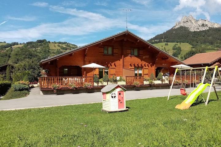 Chalet pour 6 personnes, avec terrasse et jardin à Bernex