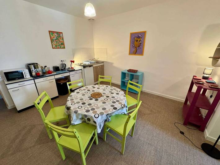 Gîte pour 14 personnes, avec terrasse à Laure-Minervois - 2