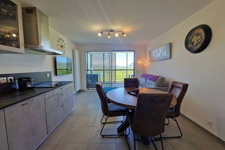 Appartement entier, Appartement moderne avec terrasse - 2 pers. in Annecy-le-Vieux, Annecy (commune)