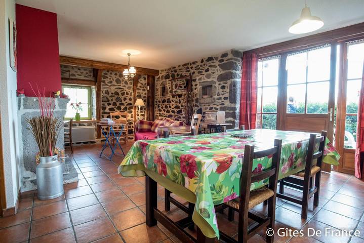 Gîte pour 5 personnes, avec jardin à Besse-et-Saint-Anastaise - 3