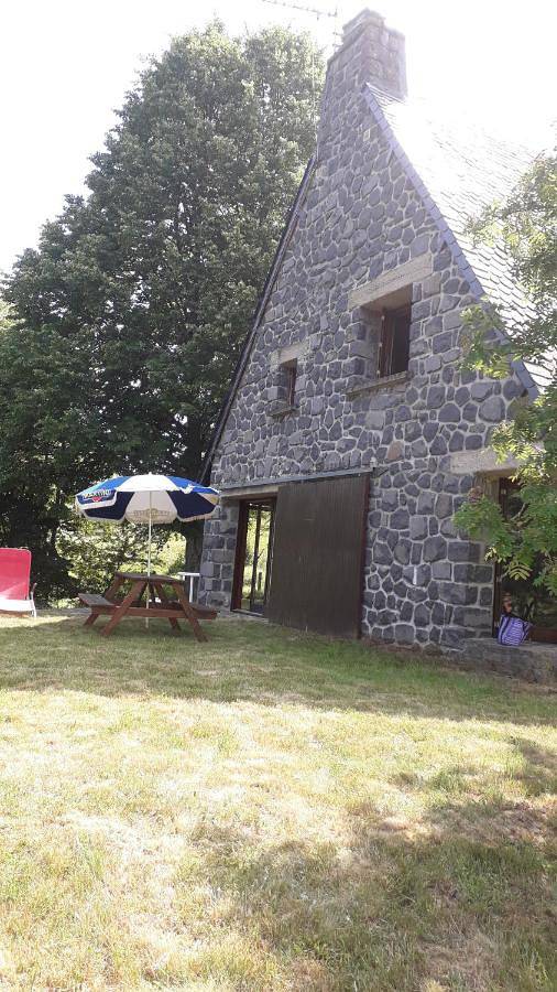 Location de vacances pour 6 personnes, avec jardin et vue à Le Claux - 3