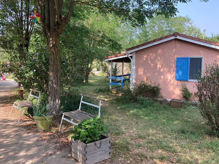Gîte pour 4 personnes, avec terrasse et piscine, animaux acceptés à Montlaur (Midi-Pyrénées)