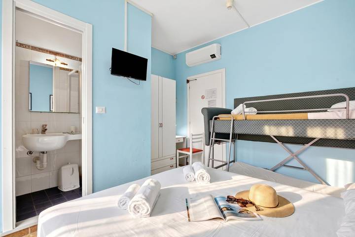 Hôtel pour 4 personnes, avec balcon, adapté aux familles à Laigueglia - 4