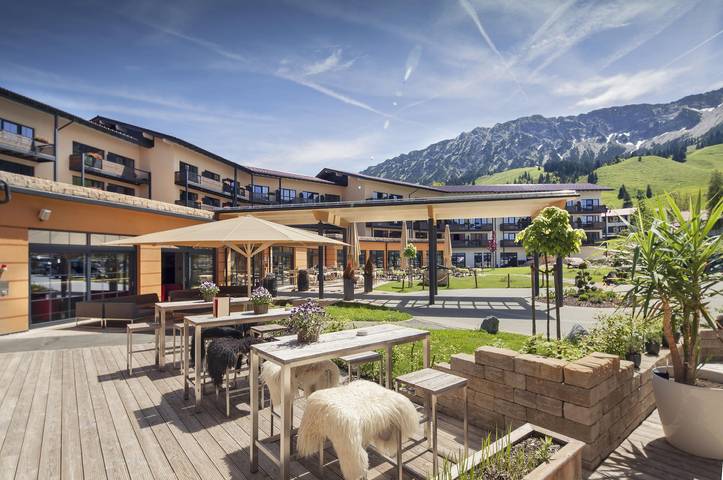 Hotel für 4 Personen, mit Balkon und Whirlpool sowie Terrasse und Pool in Oberjoch